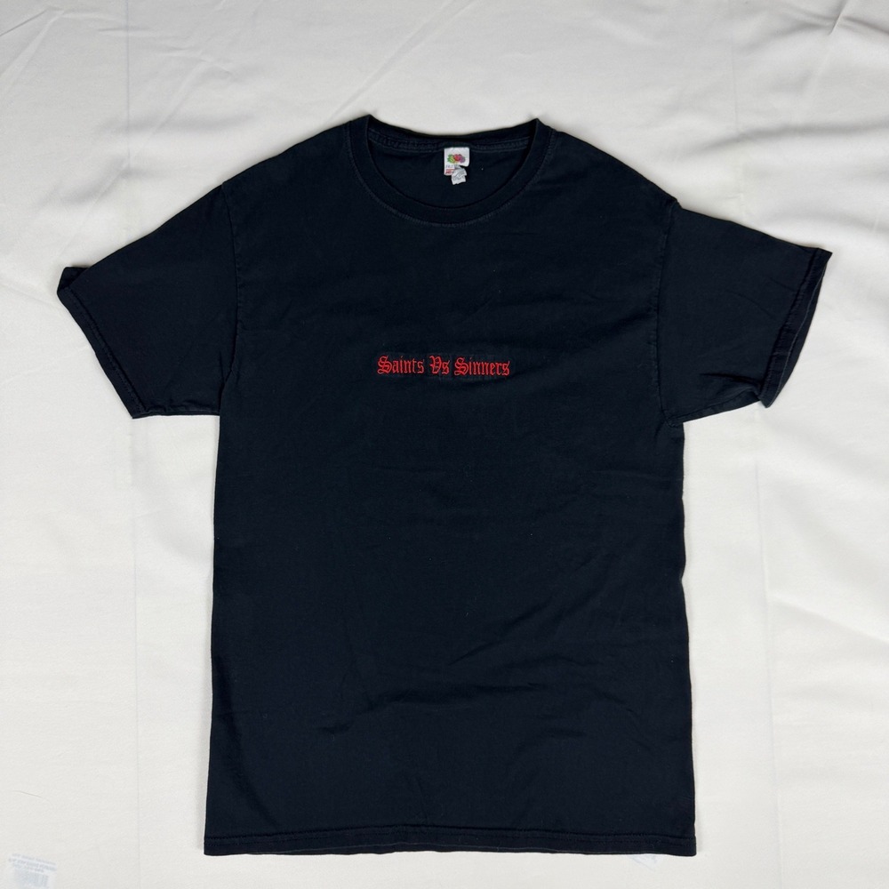 Fruit of the Loom Saints Vs Sinners Embroidered Graphic T-Shirt Black Mens M